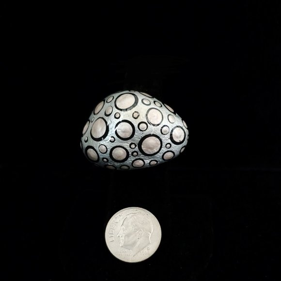 Hand Painted Silver and Champagne Statement Ring. - Picture 4 of 8